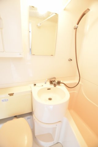 洗面設備　同物件、別物件のお写真です。ご参考までにご覧ください。