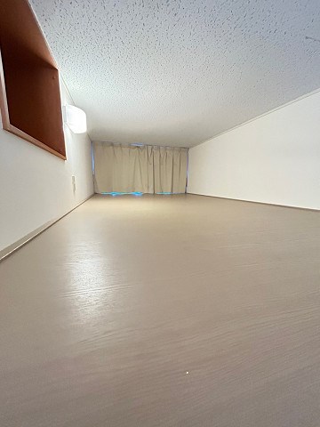 その他部屋・スペース　広くて明るい寝室