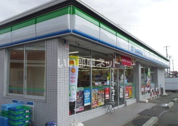 コンビニ　ファミリーマート福島商業高校前（コンビニ）まで738m
