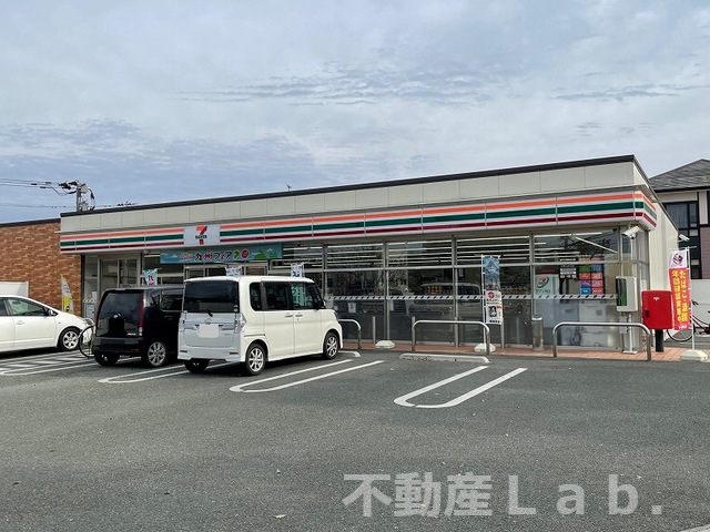 コンビニ　セブンイレブン 熊本南高江店（コンビニ）まで557m
