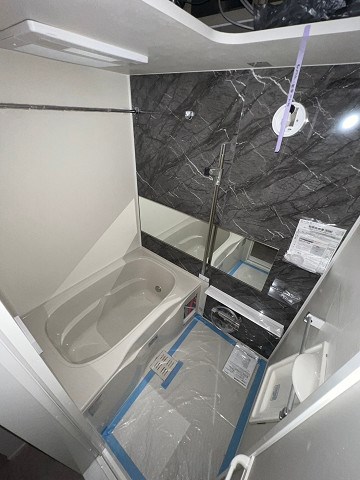 バス・シャワールーム　コンパクトで使いやすいお風呂です