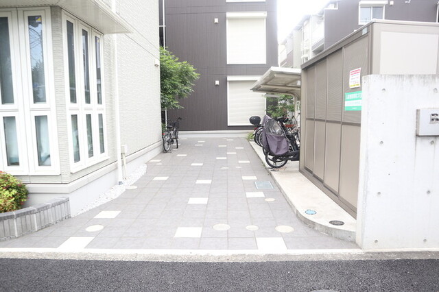 ロビー　アプローチ