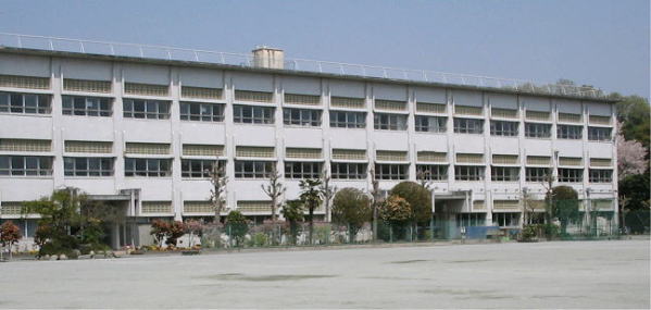 中学校　青梅市立第二中学校（中学校）まで344m
