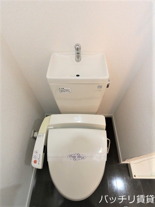 トイレ　画像は別号室イメージの為、現況を優先いたします。