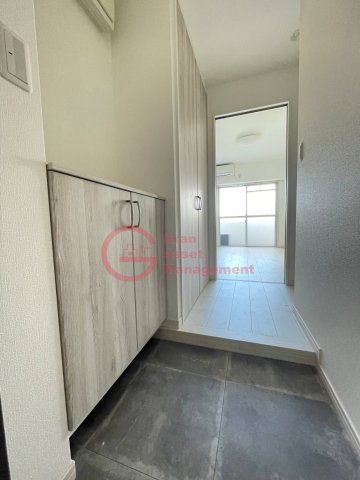 玄関　収納もある玄関です