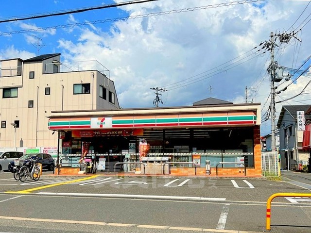 コンビニ　セブンイレブン　摂津香露園店（コンビニ）まで787m