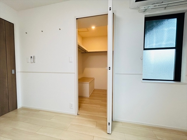 収納　同タイプのお部屋の内装写真転載