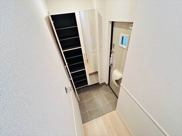 玄関　同タイプのお部屋の内装写真転載