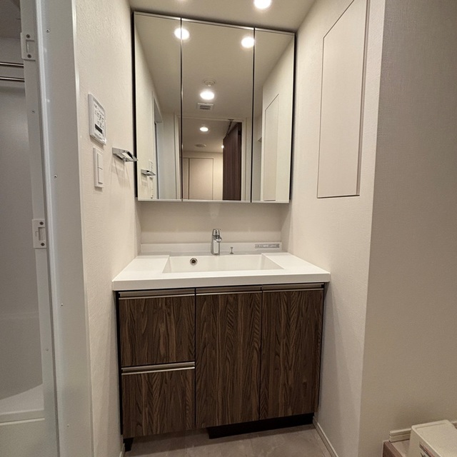 洗面設備　※写真は同タイプ住戸です。