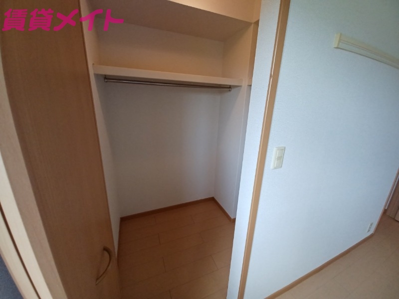収納　同型参考写真