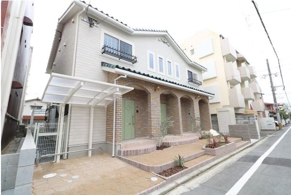 建物外観　フレンズパクリ