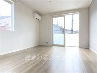 居室・リビング　エアコン・シャッター雨戸あり