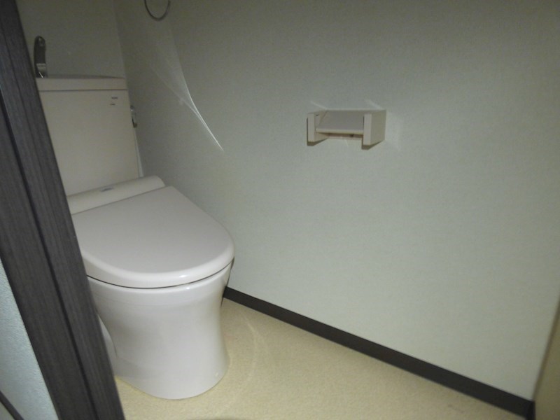 トイレ　違うお部屋の写真です。ご参考までに