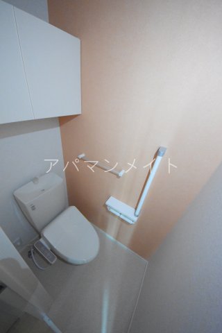 トイレ　ウォシュレット付き