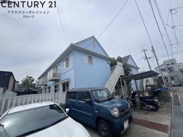 建物外観　敷地内に駐車場があります♪