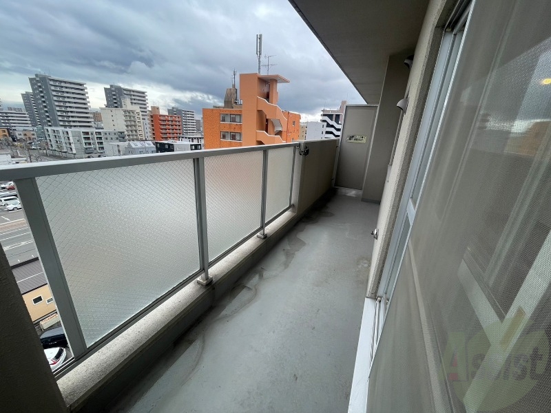 バルコニー　バルコニーです。天気の良い日には外干しができます！