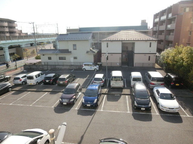 眺望　全面駐車場。。日当たりは説明不要ですね。。