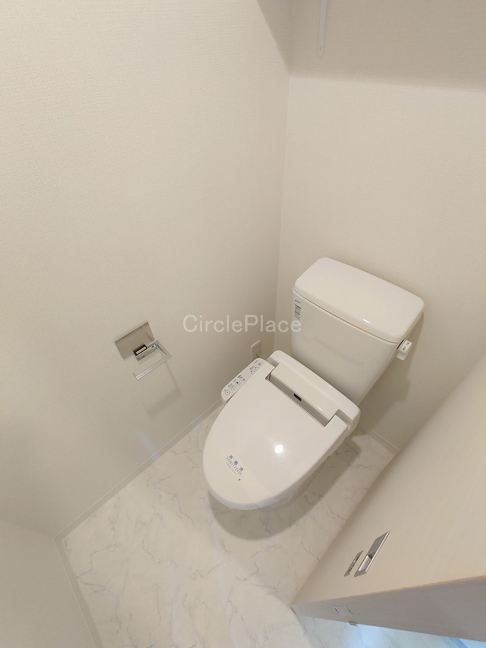 トイレ　温水洗浄便座