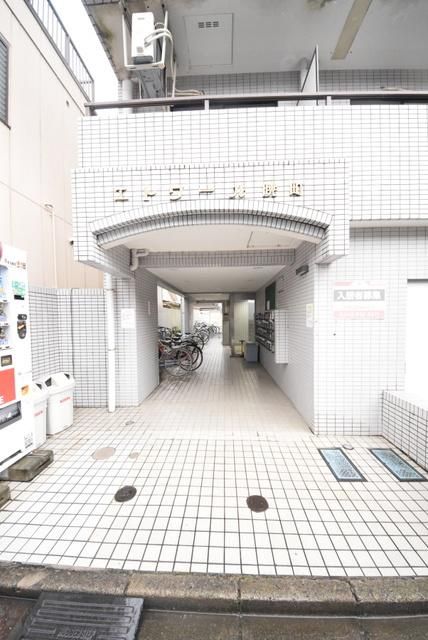 エントランス　☆内見のご予約はタウンハウジング八王子店まで☆