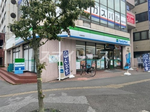 コンビニ　ファミリーマート 北柏駅前店（コンビニ）まで262m
