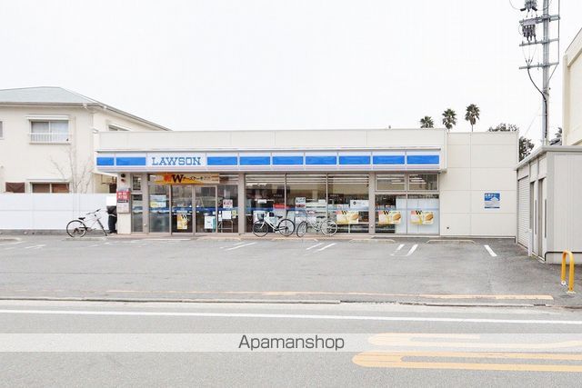 コンビニ　ローソン 徳島中昭和町三丁目店（コンビニ）まで351m