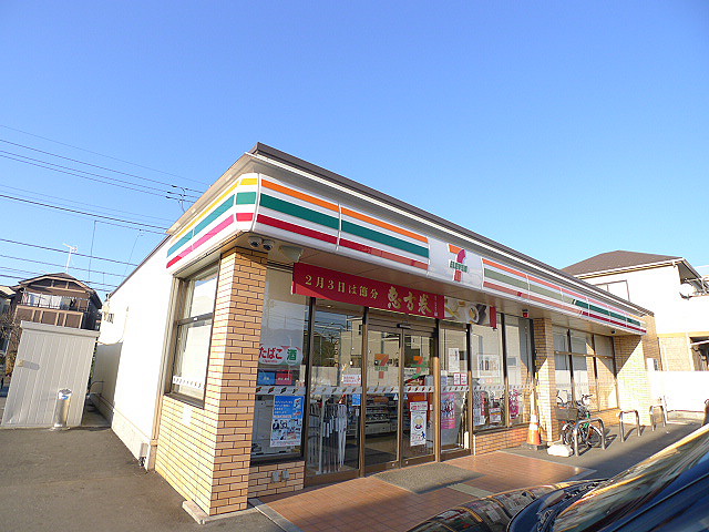 コンビニ　セブンイレブン 越谷花田4丁目店（コンビニ）まで200m