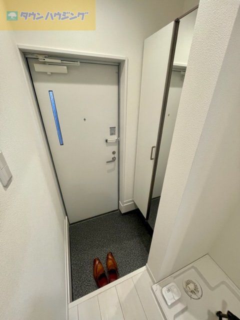 玄関　★姿見付シューズBOX完備☆