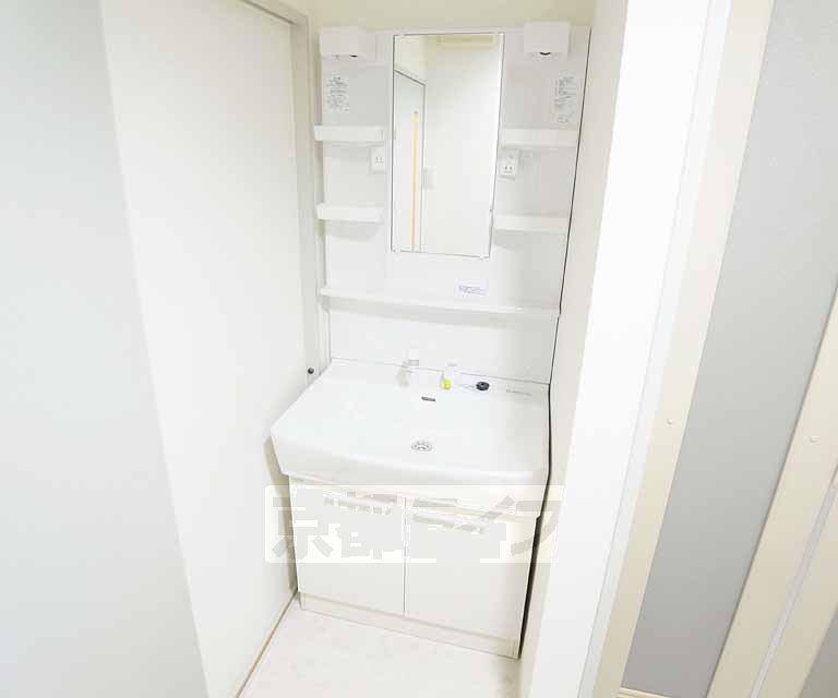 洗面設備　３０２号室２ＬＤＫ写真