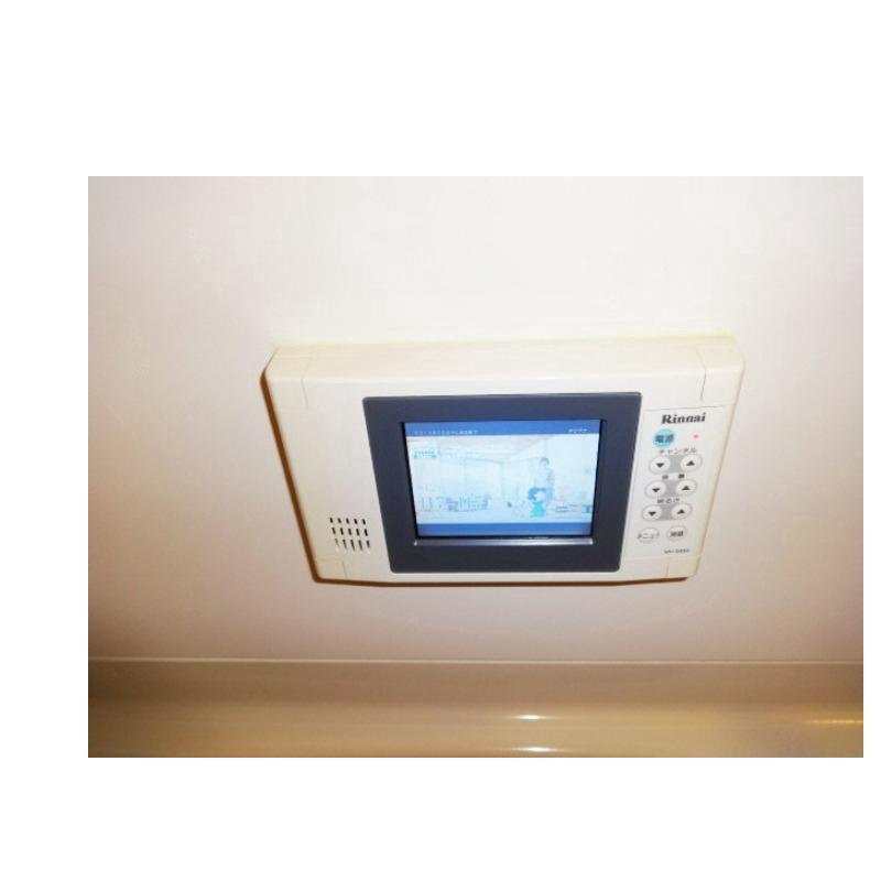 セキュリティ　浴室にはテレビも付いてます♪半身浴をしながらどうぞ☆
