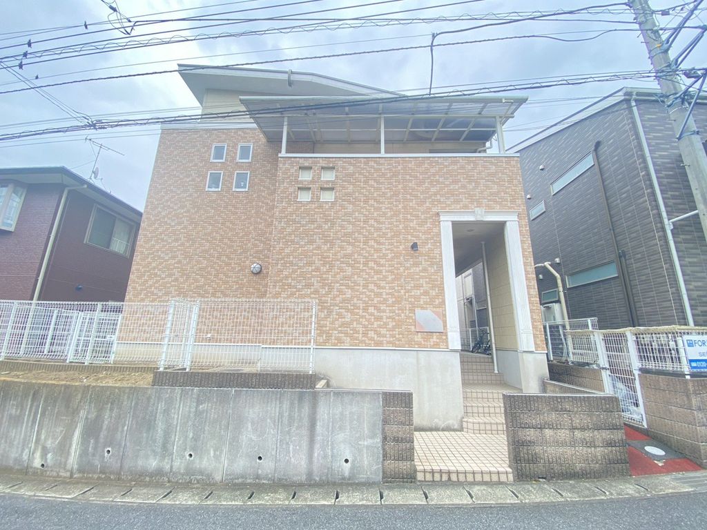 建物外観　エントランス