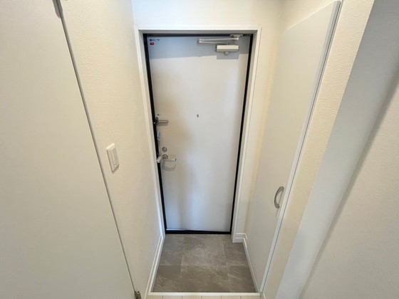 玄関　※別部屋の写真です