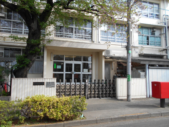 小学校　練馬区立仲町小学校（小学校）まで350m