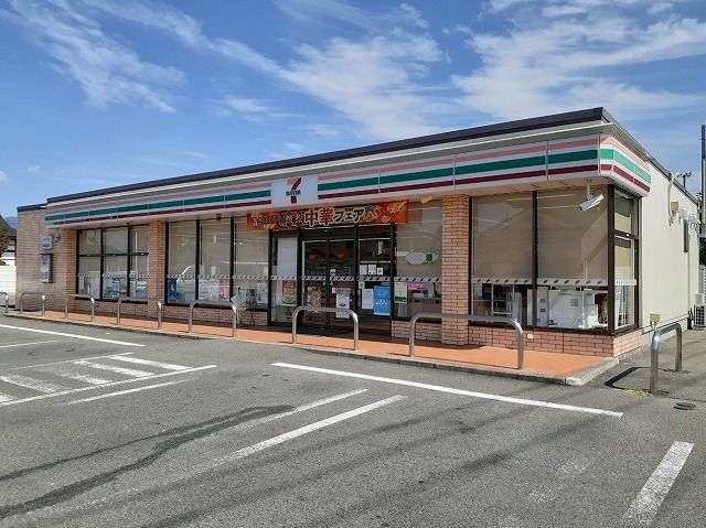 コンビニ　セブンイレブン甲府大里店（コンビニ）まで200m