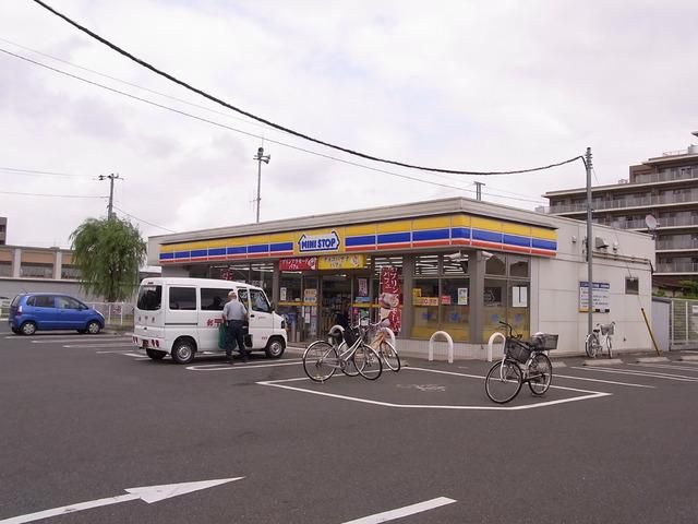 コンビニ　ミニストップ（コンビニ）まで400m