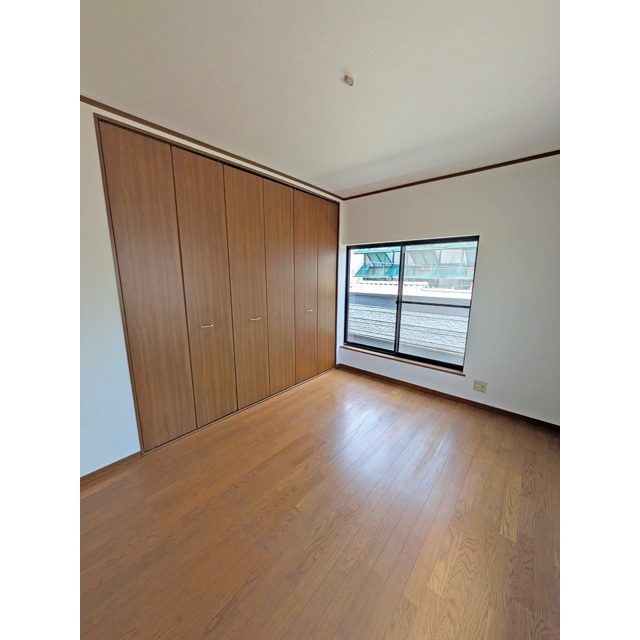 その他　広々収納付き
