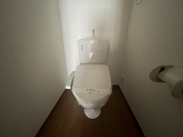 トイレ　ウォシュレット付きのトイレです♪