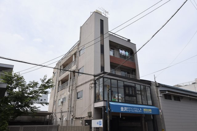 金沢マンションの外観写真