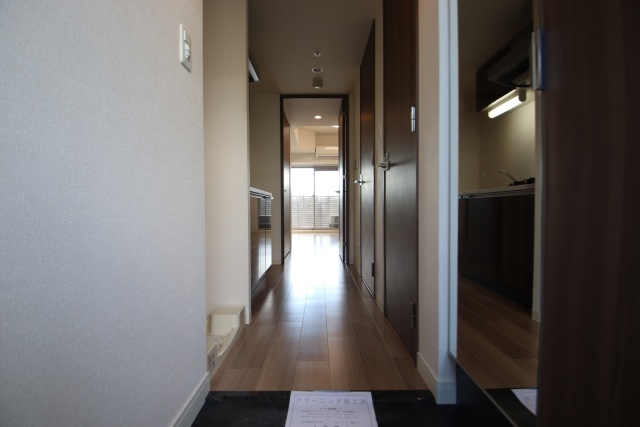 玄関　※別室の参考写真の為、現況優先です。