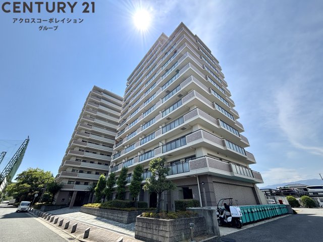 建物外観　オートロックで外部の人間が簡単に出入りできないため安心です。