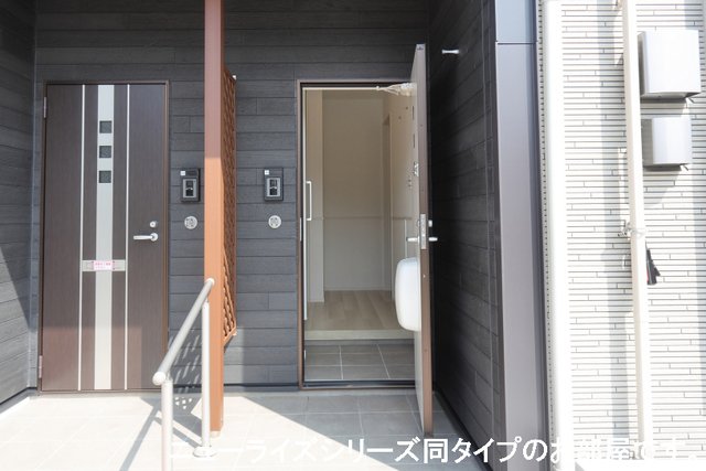 玄関　シンプルで使いやすい玄関です