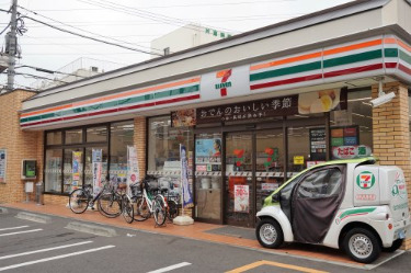 コンビニ　セブンイレブン 川崎新作店（コンビニ）まで304m