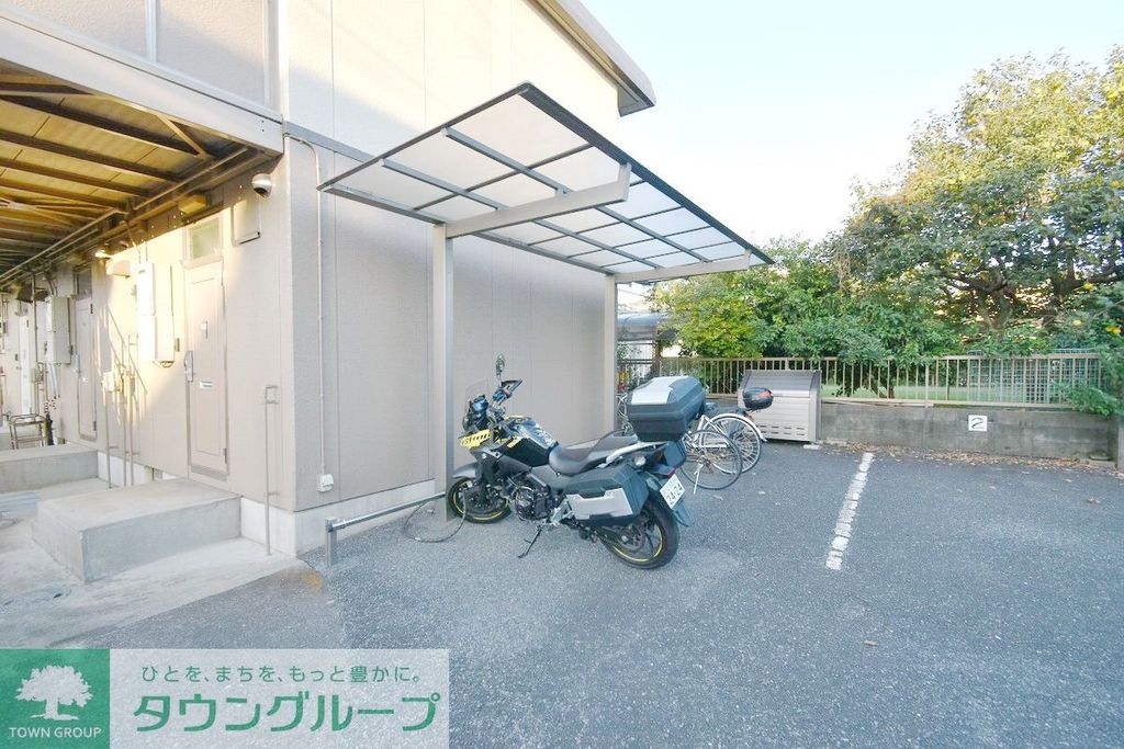 駐車場　庭