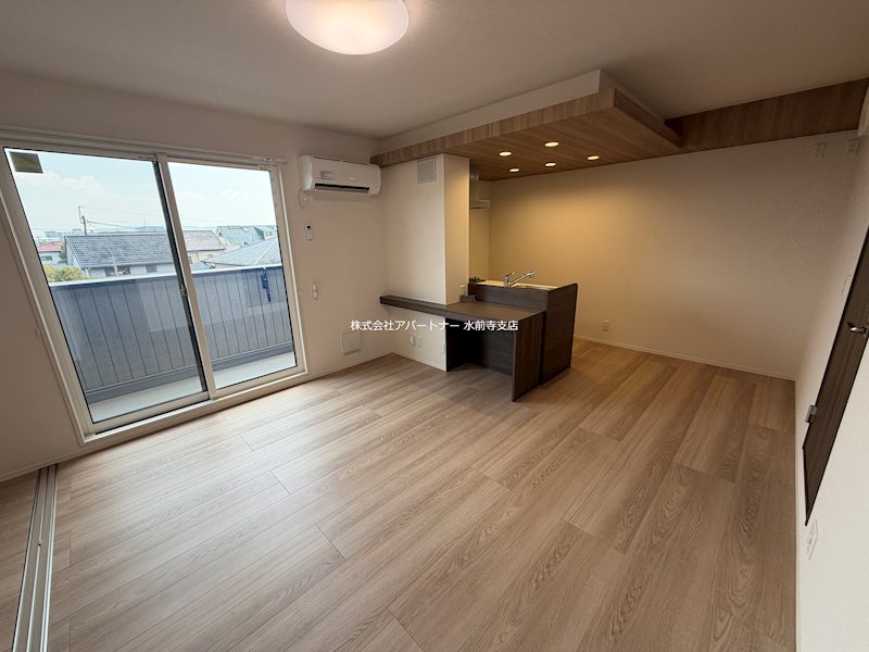 居室・リビング　カウンターキッチン付きのLDKで御座います☆