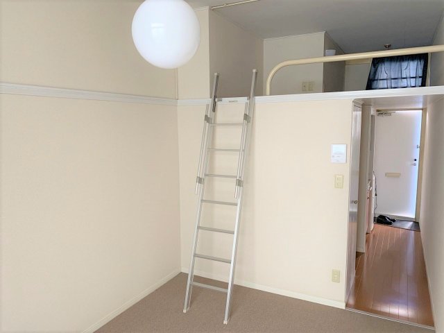 居室・リビング　1階タイプのお部屋です。