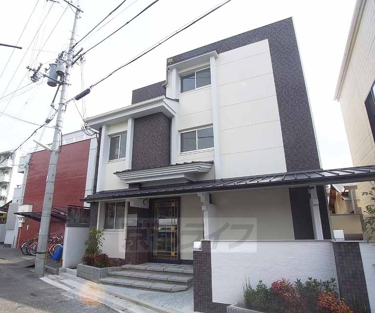 建物外観　２０１５年リノベーション物件です！
