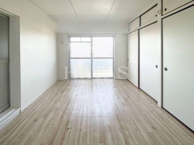 居室・リビング　同物件別部屋です