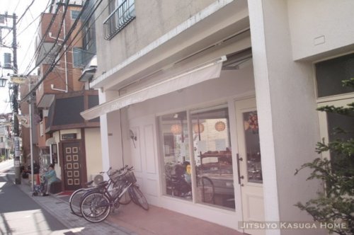 飲食店　パティスリーTRES CALME（トレ カルム）（飲食店）まで199m