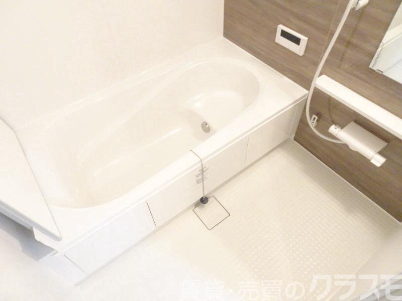 バス・シャワールーム　浴室乾燥機＆追焚機能付き広々バスルーム♪
