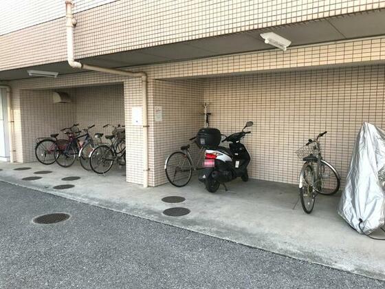 駐車場　駐輪場