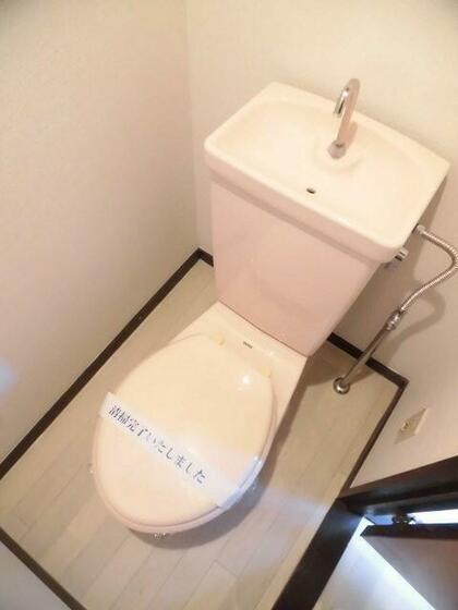 トイレ　※別部屋参考写真